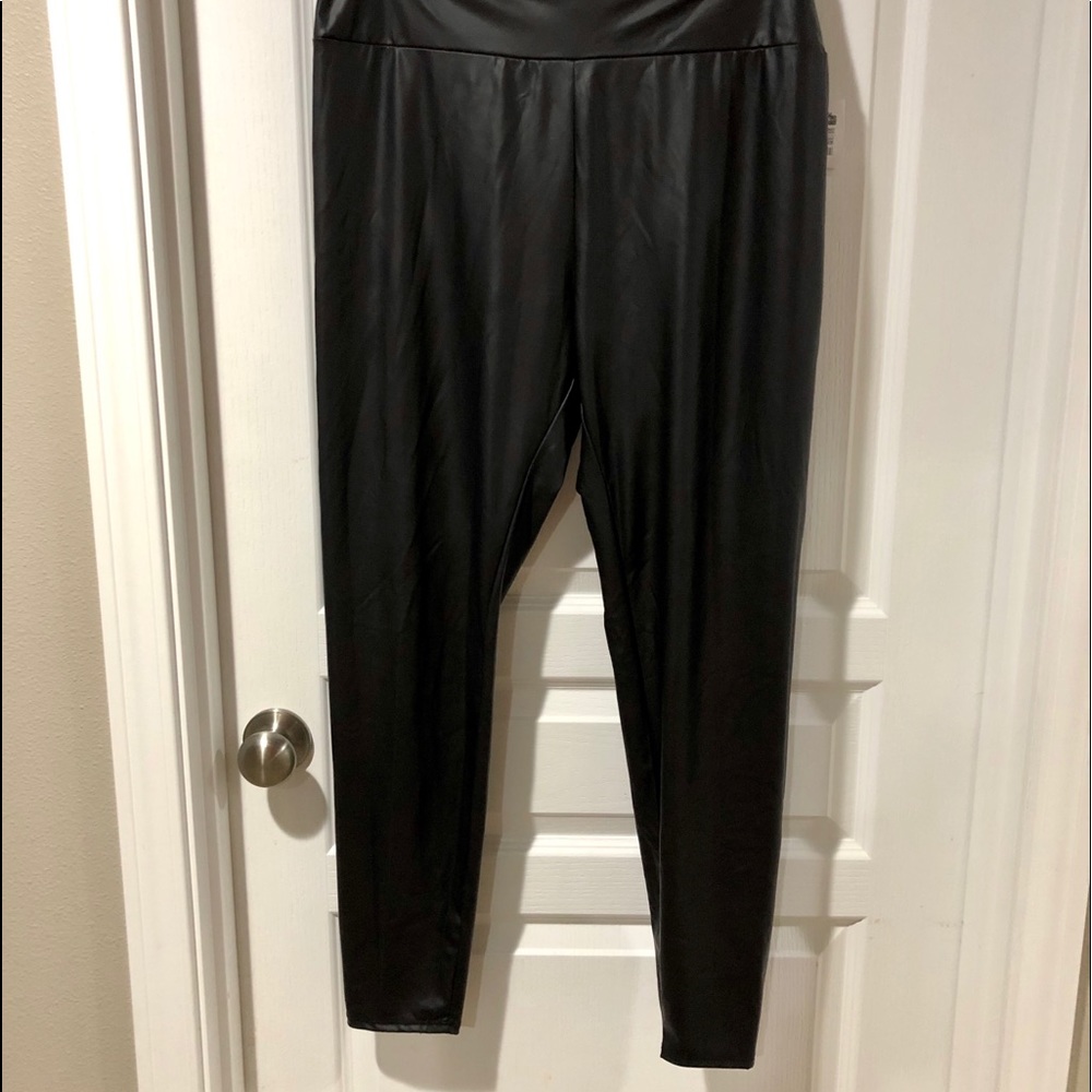 Black leggings